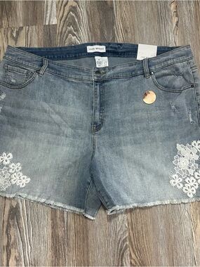 NWT Women’s Lane Bryant Light Blue Denim Shorts with White Floral Lace, size 24